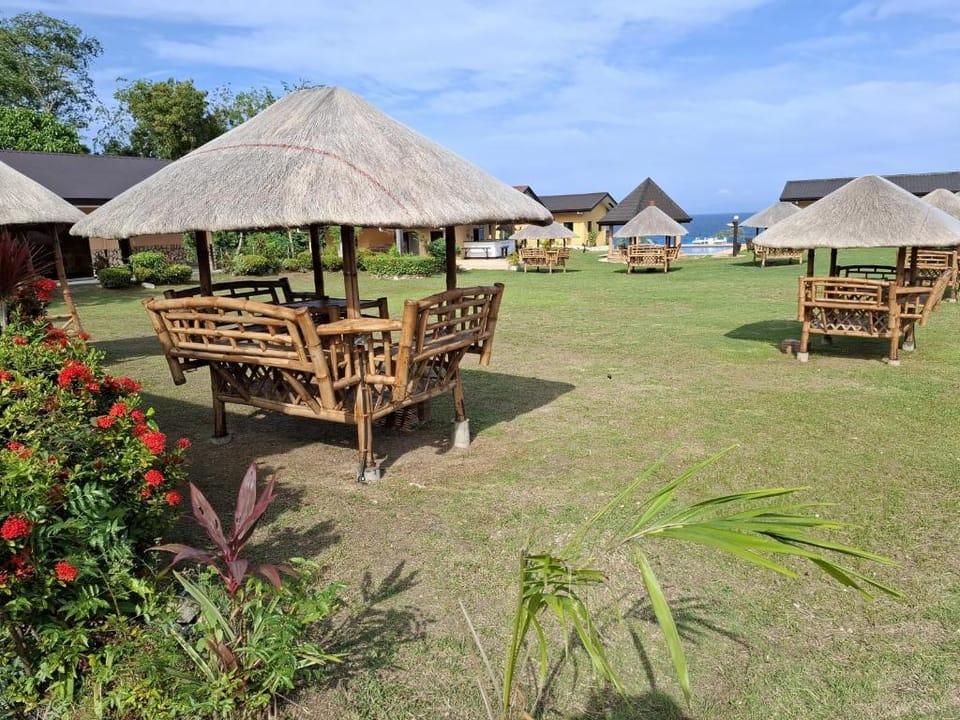 Seaview Moonrise Café & Resort Hotel in Central Visayas