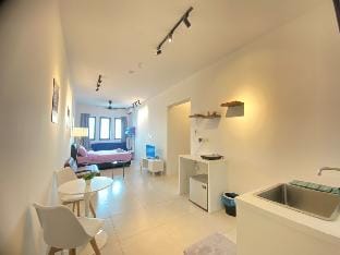Jovial Cozy Studio 2810B @Meritus Residence Apartment in Penang