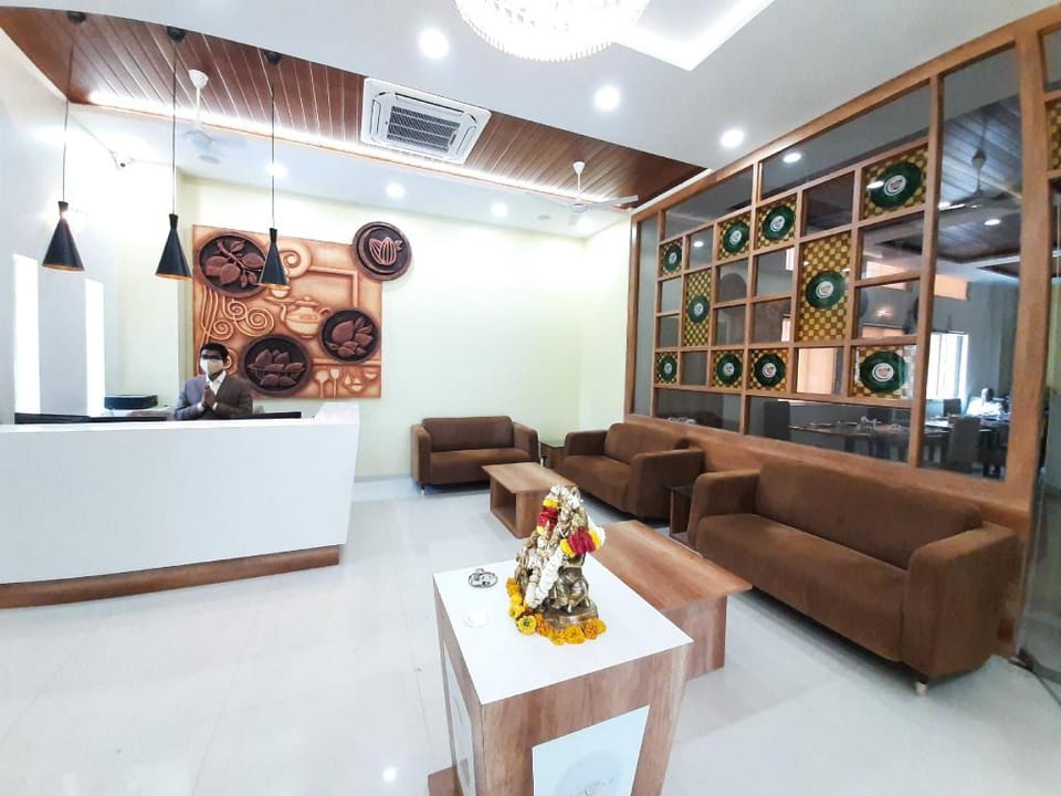 Hotel Almond Apartment in Maharashtra