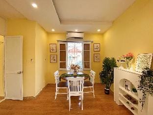 2BR/2WC@Walking Street@Quiet & Cozy@Art Hallway Vacation rental in Hanoi