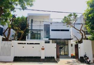 Big Pool Villa 5BR Private near beach Han River  Villa in Da Nang