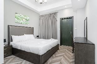 Family or Group Huge Apartment I Near Burj Khalifa Apartment in Dubai