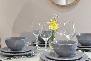 New Flat near Luton Airport *FREE Parking* Vacation rental in Luton
