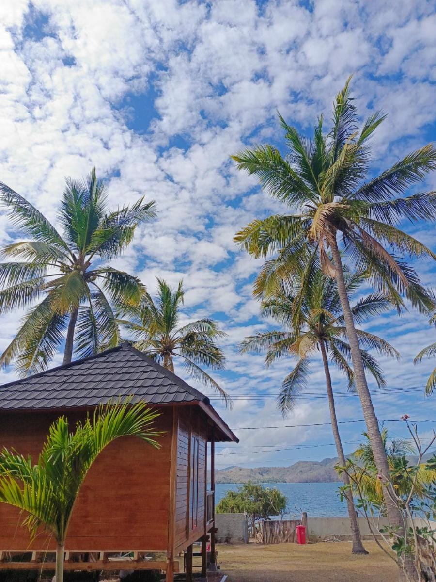 Yellow Coco Gili Gede Vacation rental in Central Sekotong