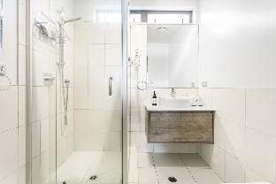 Perfection | Style | 2BR | 2BA | 2 Free Carpark Apartment in Auckland