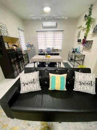 Tanjung Hijau Homestay-FREE wifi-2nd Floor ONLY Vacation rental in Selangor, Malaysia