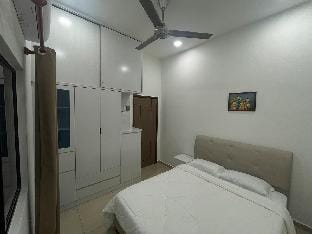 Mutiara Rini Homestay by LongLong Vacation rental in Johor Bahru