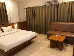 HOTEL BOBBYS SOLITAIRE INTERNATIONAL Apartment in Maharashtra
