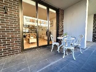 Amy｜ Waterside 2BR in Olympic Park Apartment in Sydney