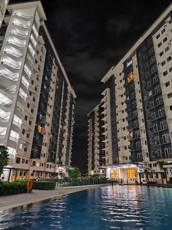 LuxHomme 2Bedroom Modern Condo in Quezon city Apartment in Quezon City