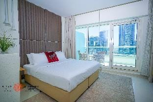 Wonderous studio in Canal Views Apartment in Dubai