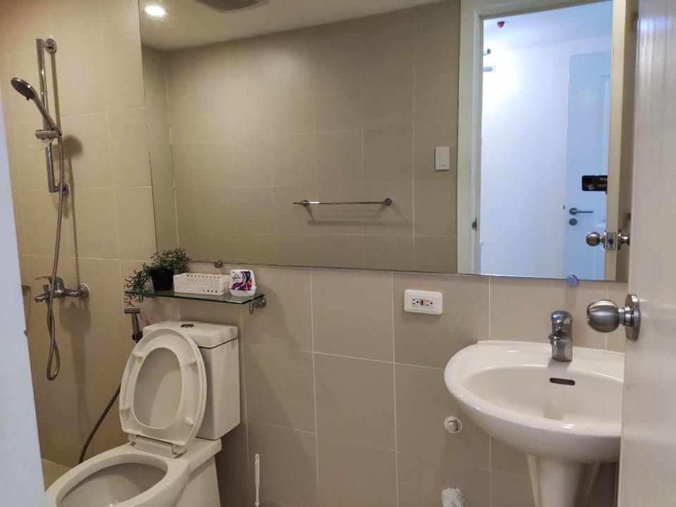 Monaco Tower Azure North Hotel in Quezon City