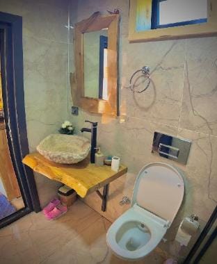 Doğallife Suit Bungalow turuncu oda Vacation rental in Georgia