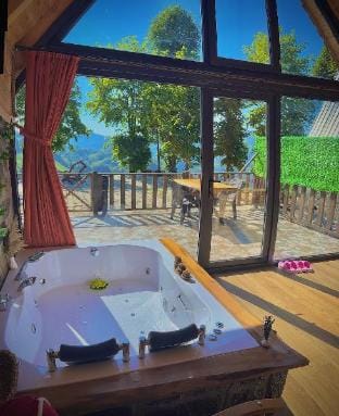 Doğallife Suit Bungalow turuncu oda Vacation rental in Georgia
