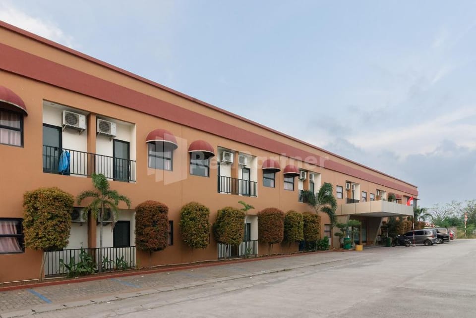 Deluma Hotel Syariah RedPartner Hotel in Indonesia
