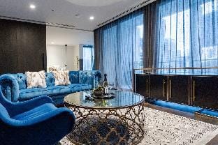 Luxury Melbourne CBD Apt in Iconic QT Building Apartment in Melbourne