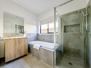 Charming 3-Bedroom Retreat in Junction Village Vacation rental in Melbourne