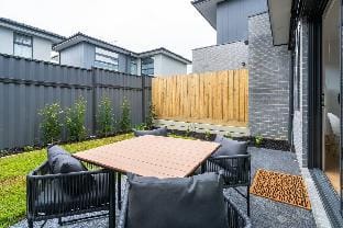 Modern Family Home 3BR in Box Hill North Vacation rental in Melbourne