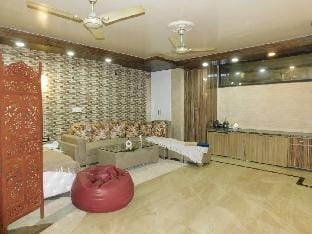 Bohemian apartment GK2 Apartment in New Delhi