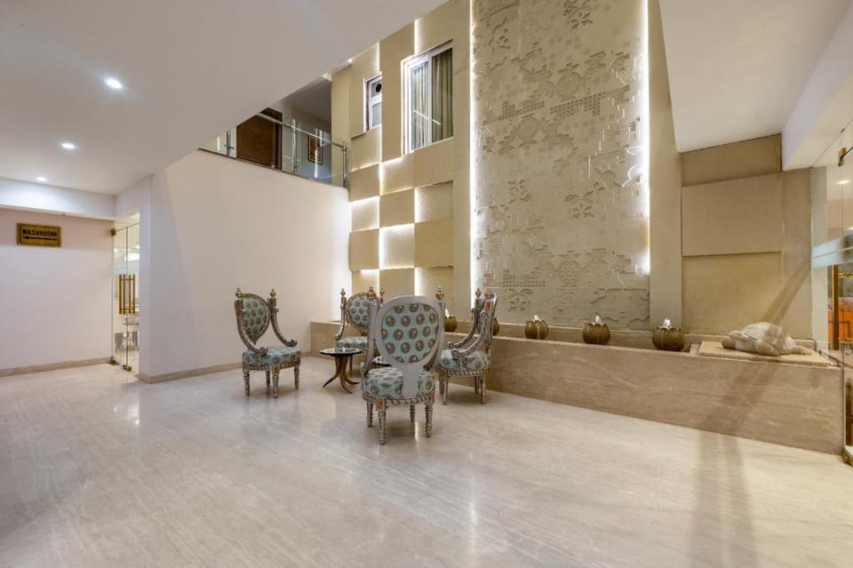 Aadat Hotel Near Artemis Hospital Hotel in Haryana