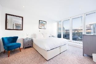 Cosy Corner 2 Bed Apartment Vacation rental in London