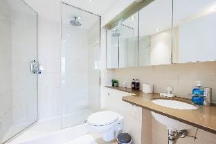 Cosy Corner 2 Bed Apartment Vacation rental in London