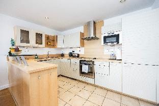 Amazing Dock View 2 Bed 2 Bath Apartment  Apartment in London