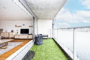 Amazing Dock View 2 Bed 2 Bath Apartment  Apartment in London