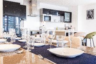 Ross Corner 3 Bed 2 Bath Apartment  Apartment in London