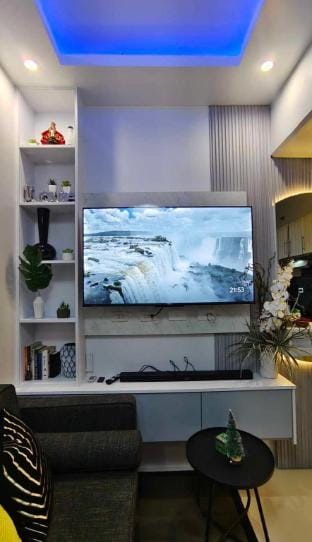Sky High Suites - Royal Oceancrest Mactan Apartment in Lapu-Lapu City