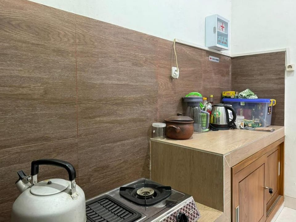Graha Syariah Homestay Jogokariyan Mitra RedDoorz Hotel in Yogyakarta