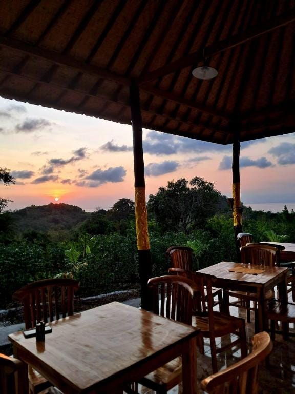 Kubuhill Sunset Bungalow Lodge in Nusapenida