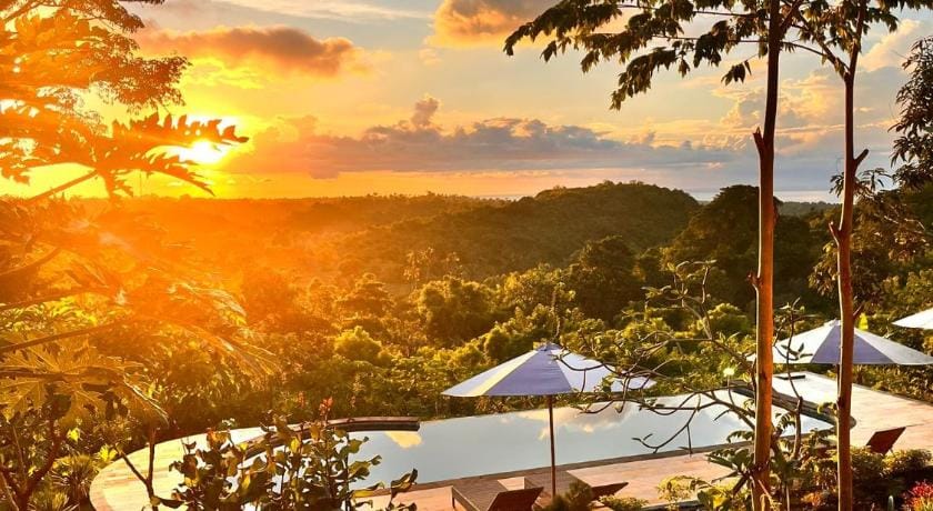 Kubuhill Sunset Bungalow Lodge in Nusapenida