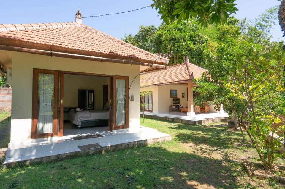 Calm Haven Villa with Amabela Garden Lovina Mitra RedDoorz Hotel in Bali