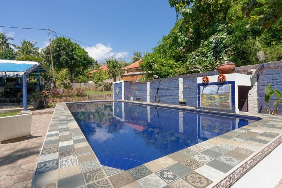 Calm Haven Villa with Amabela Garden Lovina Mitra RedDoorz Hotel in Bali