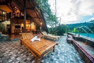 Artist Villa 4BR Dandan Bukit Tranquil View Villa in Blahbatuh