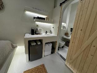 White Sand jacuzzi Suite Apartment in Decentralized Administration of the Aegean