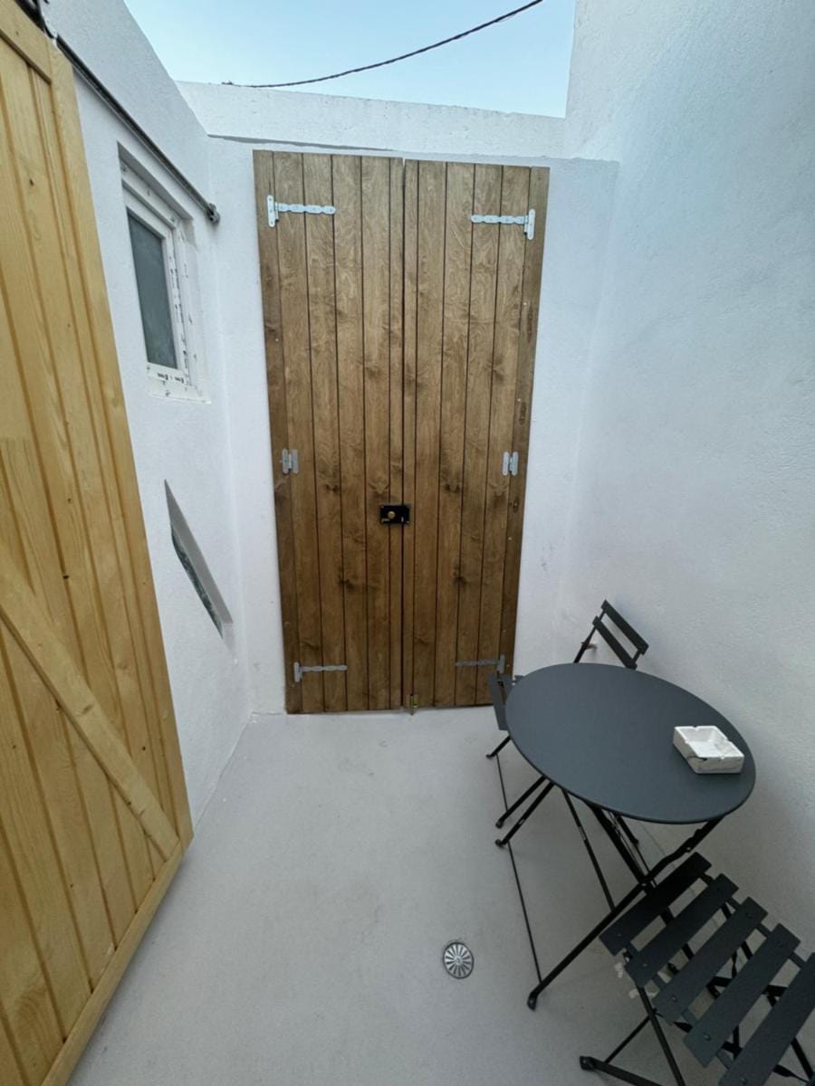 White Sand jacuzzi Suite Apartment in Decentralized Administration of the Aegean