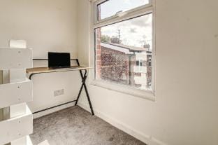 Quaint Studio Apartment Near To Waterfront Apartment in Wallasey