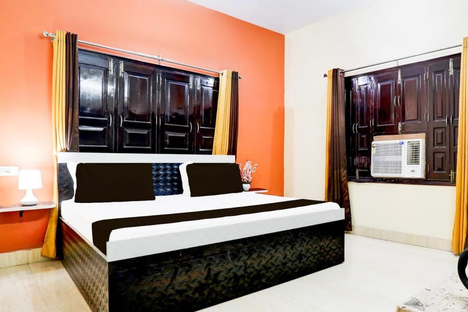 Hotel O R B Palace Hotel in Varanasi