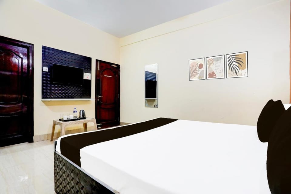Hotel O R B Palace Hotel in Varanasi