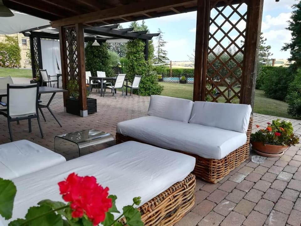 Apartment by Lake with Garden Views Villa in Marche