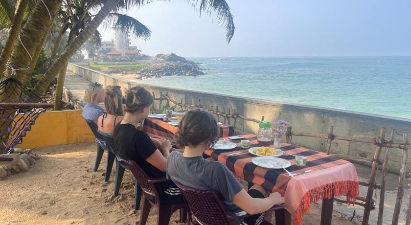 Blue Maalu Resort Bed and Breakfast in Southern Province