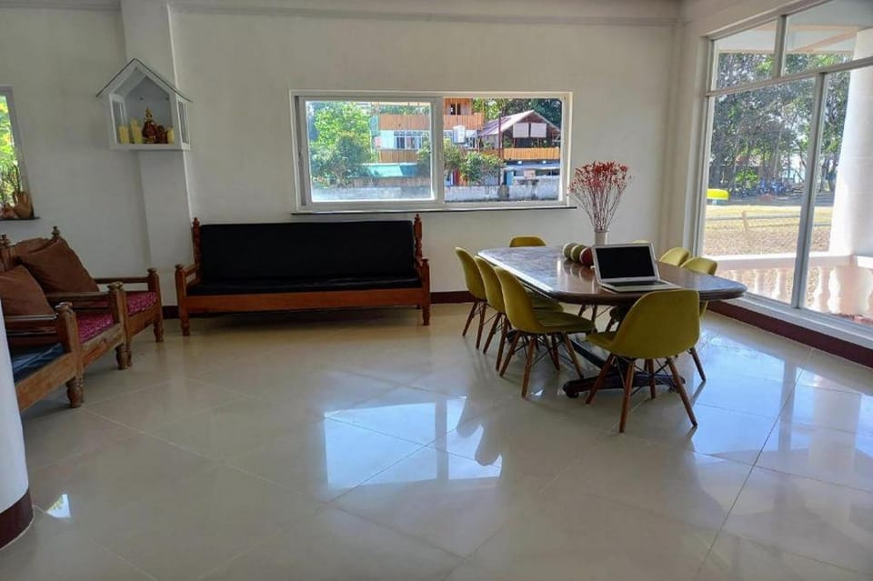 Seven Waves Beachfront La Union Hotel in La Union