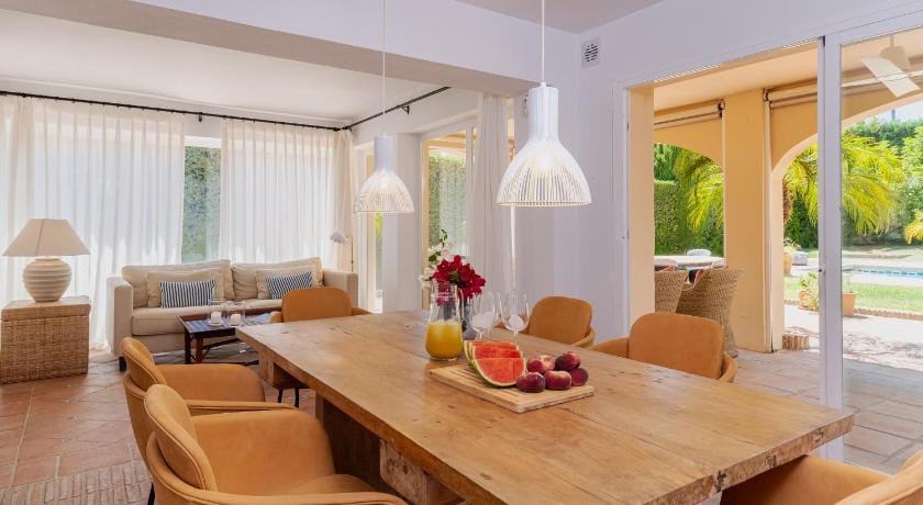 Charming Andalusian-Style Beach Villa Villa in Marbella