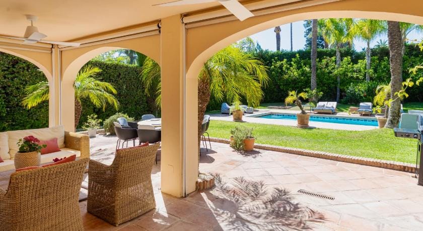 Charming Andalusian-Style Beach Villa Villa in Marbella