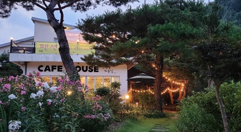 Toechon Cheonjinam Pension Bed and Breakfast in Gyeonggi-do
