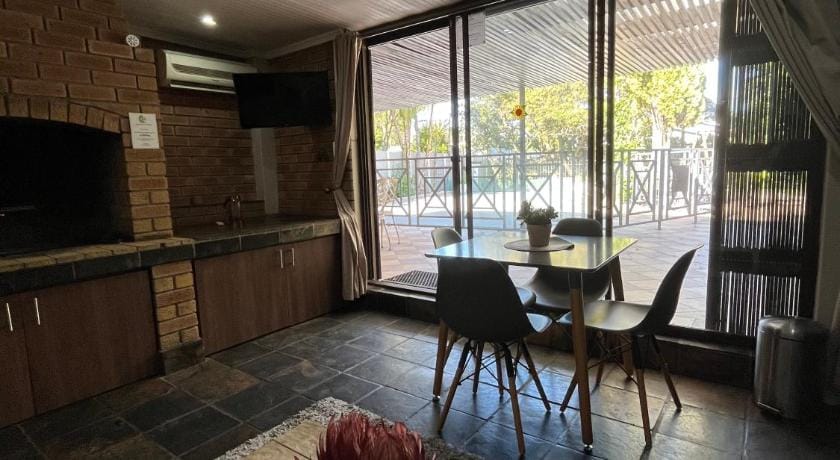 Panorama Self Catering Apartment in Cape Town