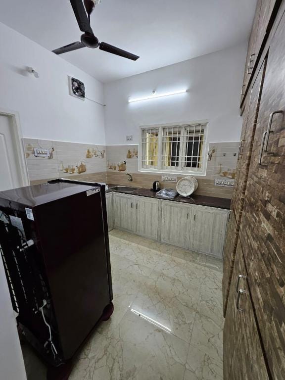 The White House Home Stay Apartment in Puducherry