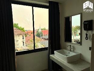 BW Studios thai art style佩門500米 Apartment in Chiang Mai